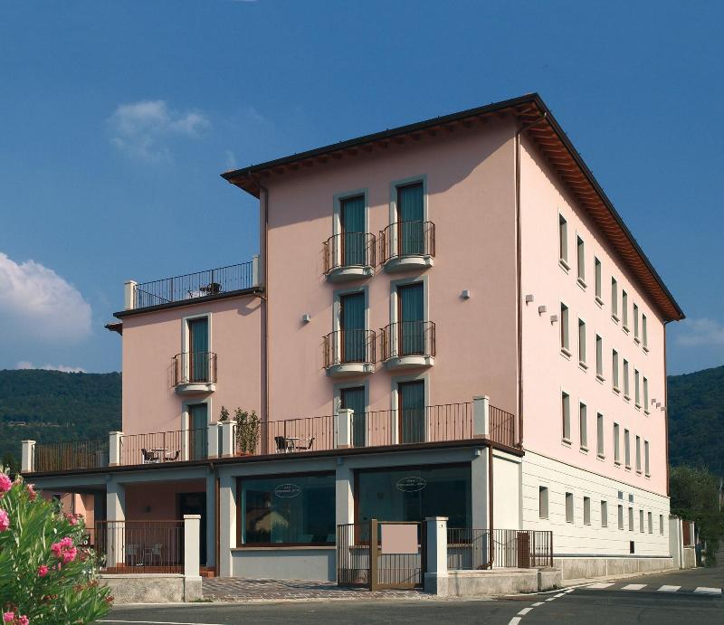 International Hotel - Genel