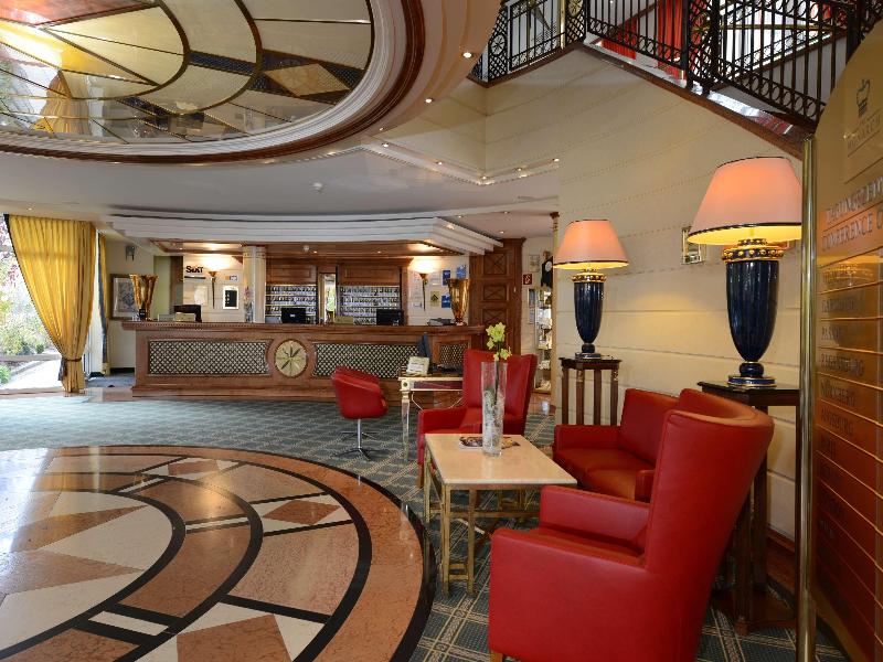 The Monarch Hotel Bad Gogging - Lobi