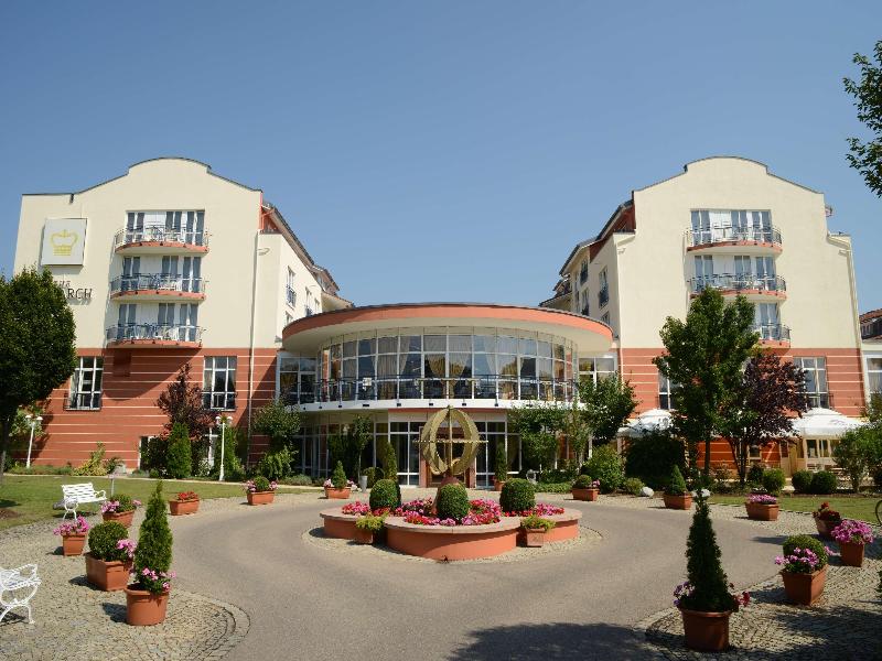 The Monarch Hotel Bad Gogging - Genel