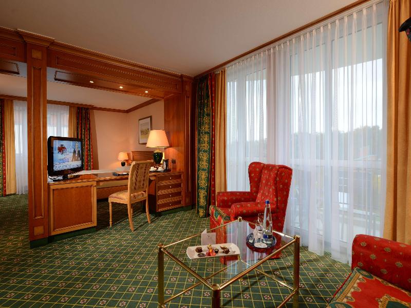 The Monarch Hotel Bad Gogging - Oda