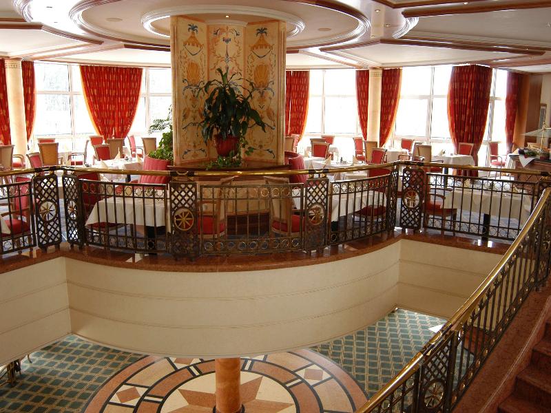 The Monarch Hotel Bad Gogging - Restoran