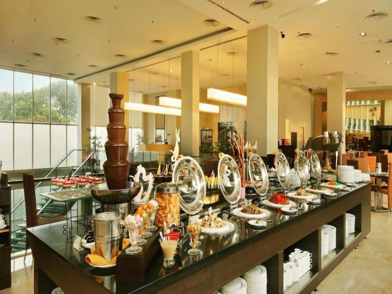 The Luxton Hotel Bandung - Restoran