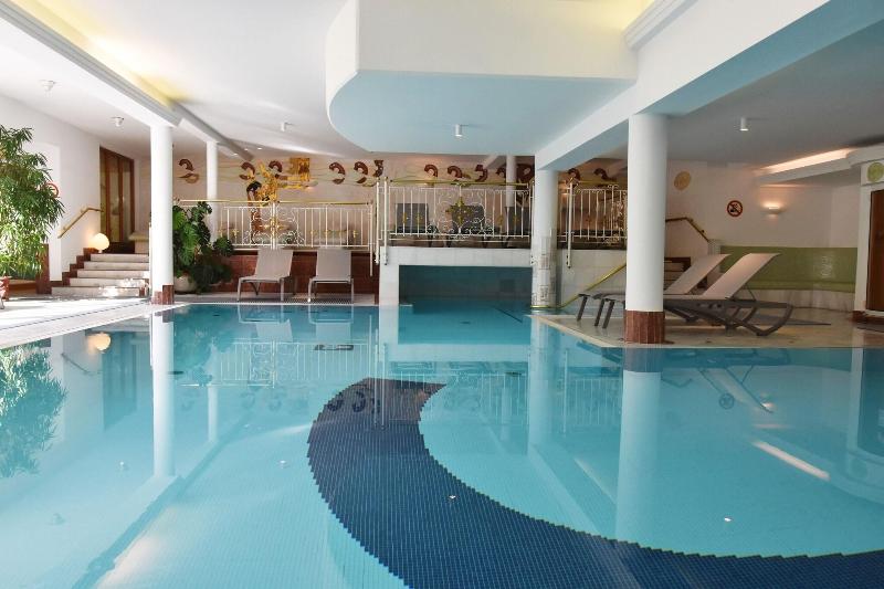 Gartenhotel Crystal - Havuz