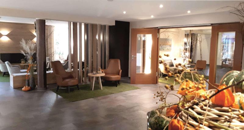 Best Western Plus Parkhotel Maximilian Ottobeuren - Lobi
