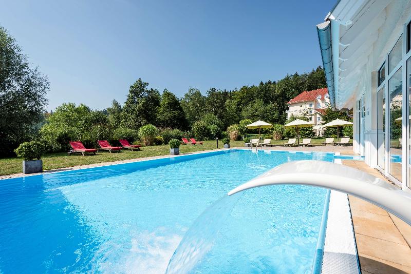 Best Western Plus Parkhotel Maximilian Ottobeuren - Havuz