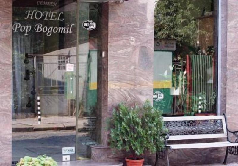 Pop Bogomil - Genel