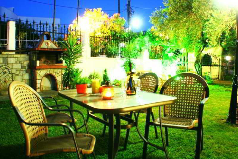 Salonikiou Beach Deluxe Apartments - Genel