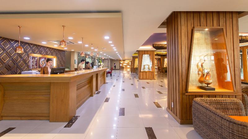 Khumphucome Hotel & Convention Hall Chiang Mai - Lobi