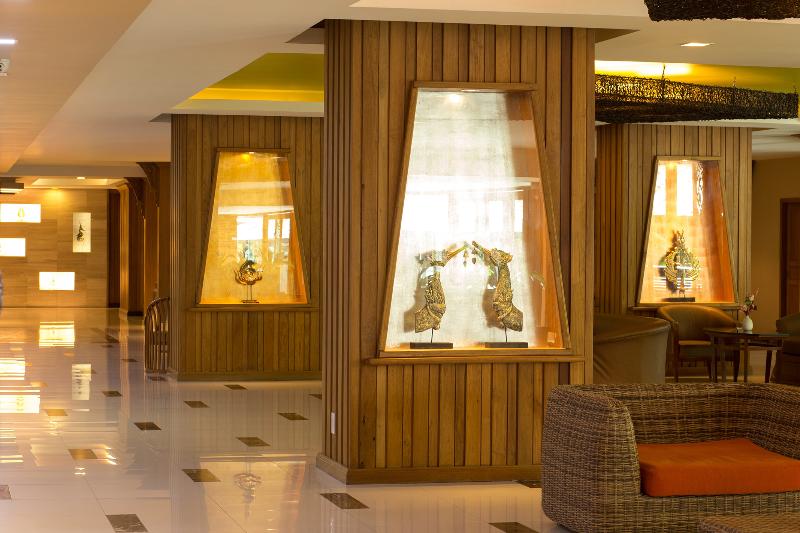 Khumphucome Hotel & Convention Hall Chiang Mai - Lobi