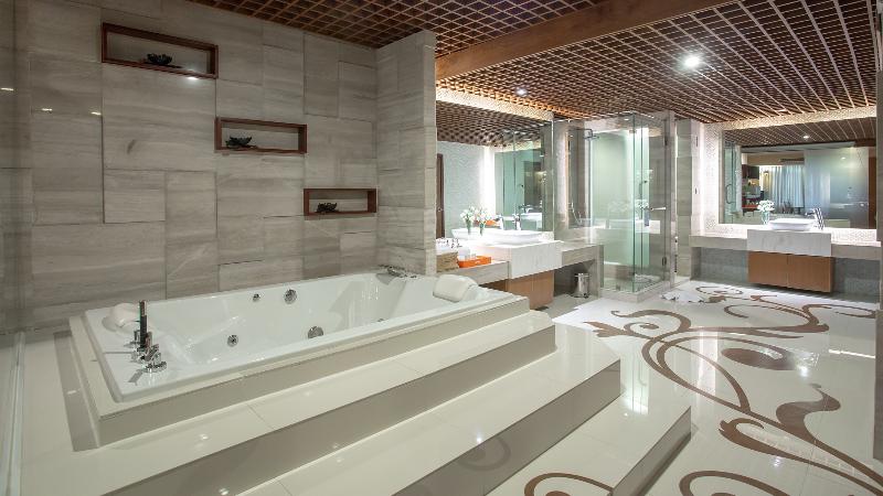 Khumphucome Hotel & Convention Hall Chiang Mai - Oda