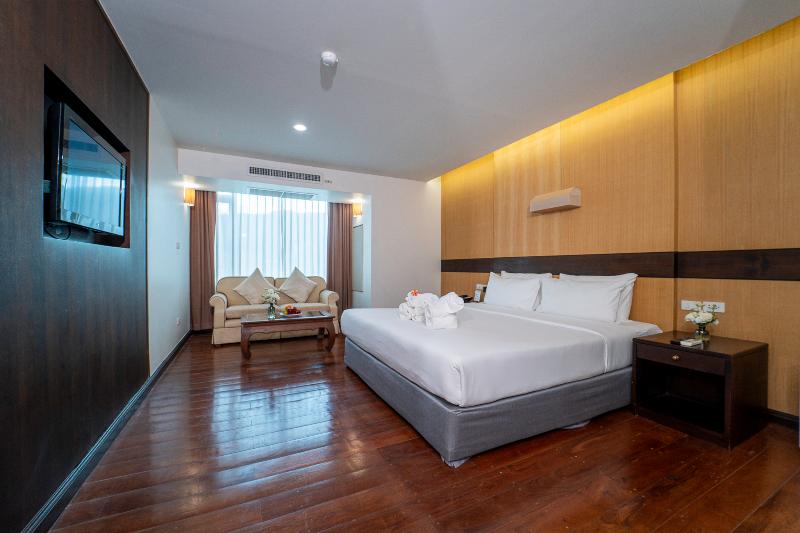 Khumphucome Hotel & Convention Hall Chiang Mai - Oda