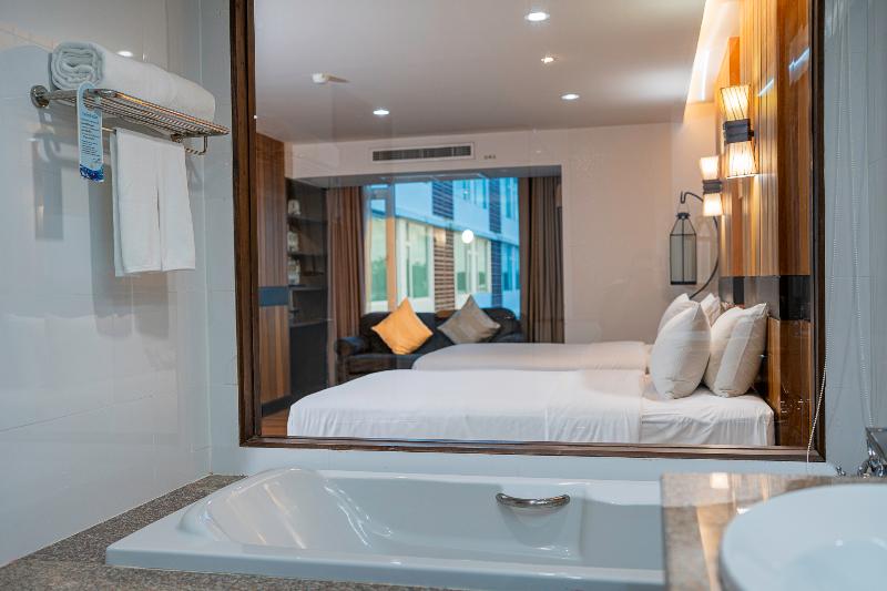 Khumphucome Hotel & Convention Hall Chiang Mai - Oda