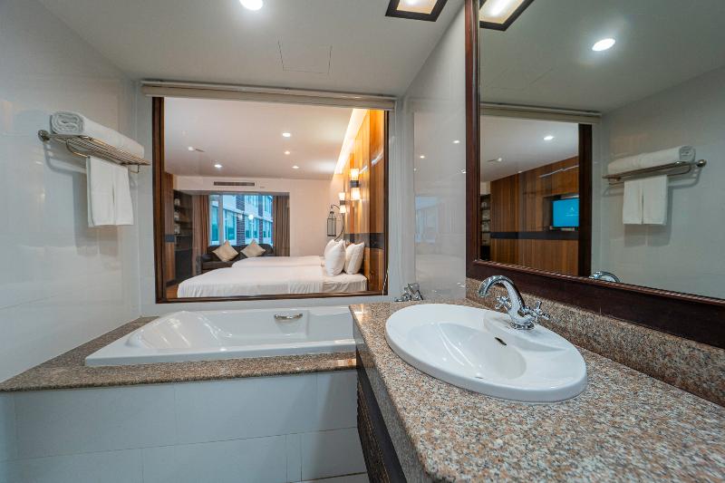 Khumphucome Hotel & Convention Hall Chiang Mai - Oda