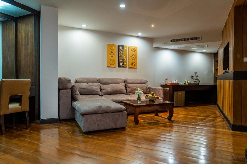 Khumphucome Hotel & Convention Hall Chiang Mai - Oda