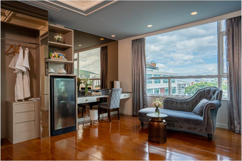 Khumphucome Hotel & Convention Hall Chiang Mai - Oda