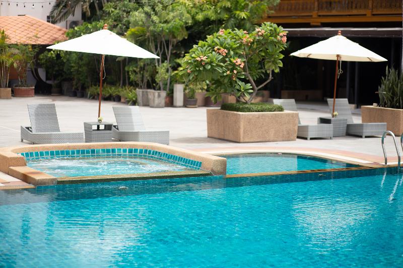 Khumphucome Hotel & Convention Hall Chiang Mai - Havuz