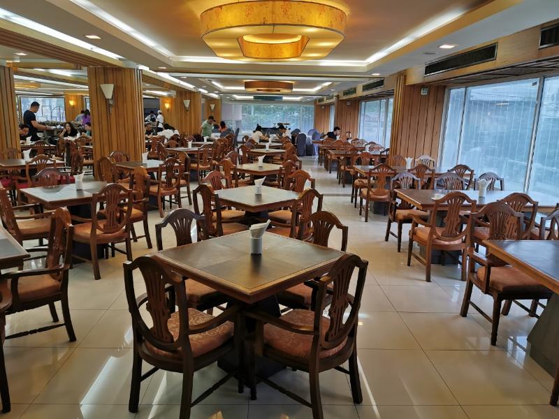 Khumphucome Hotel & Convention Hall Chiang Mai - Restoran