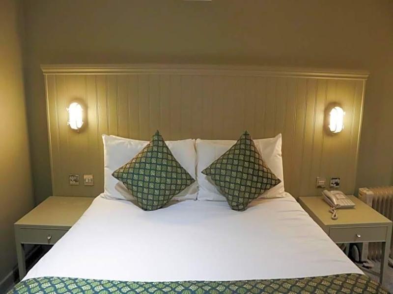 George Hotel - Genel