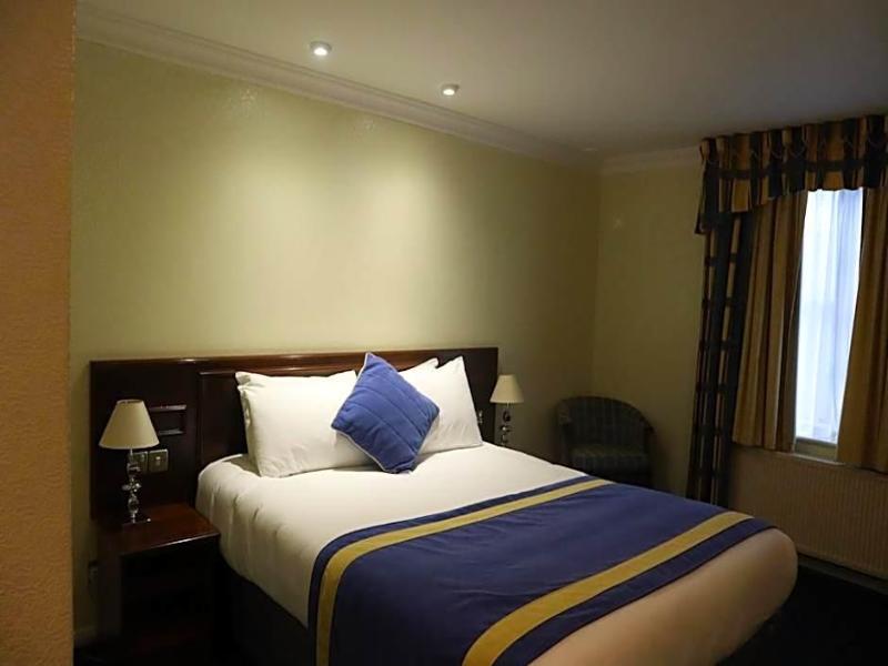 George Hotel - Genel