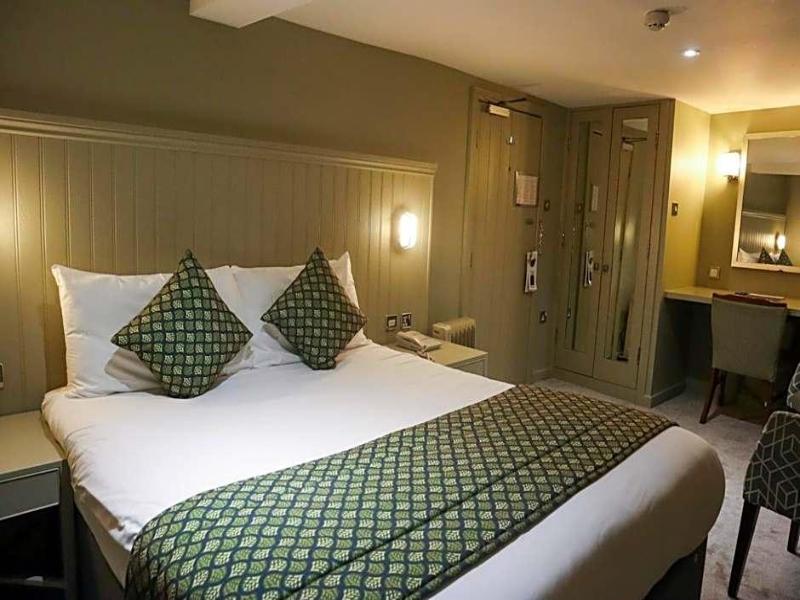 George Hotel - Genel