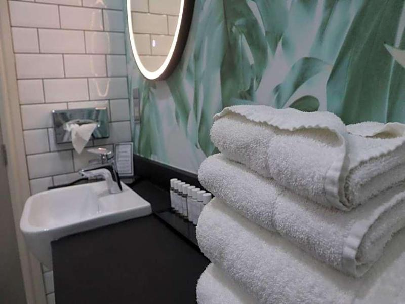 George Hotel - Genel
