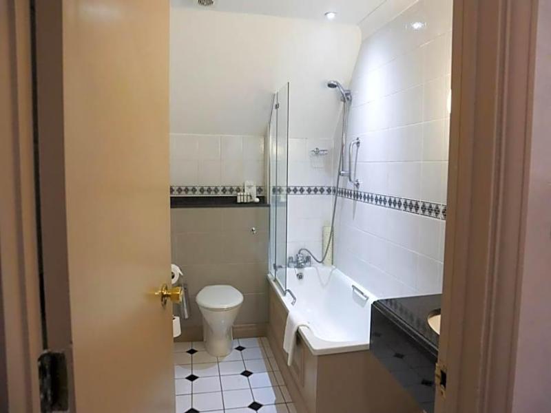 George Hotel - Genel