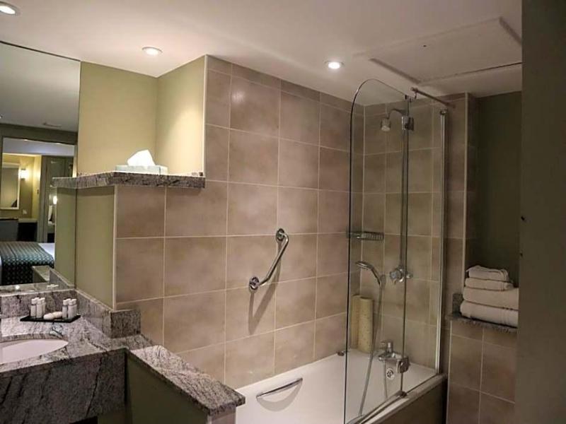 George Hotel - Genel
