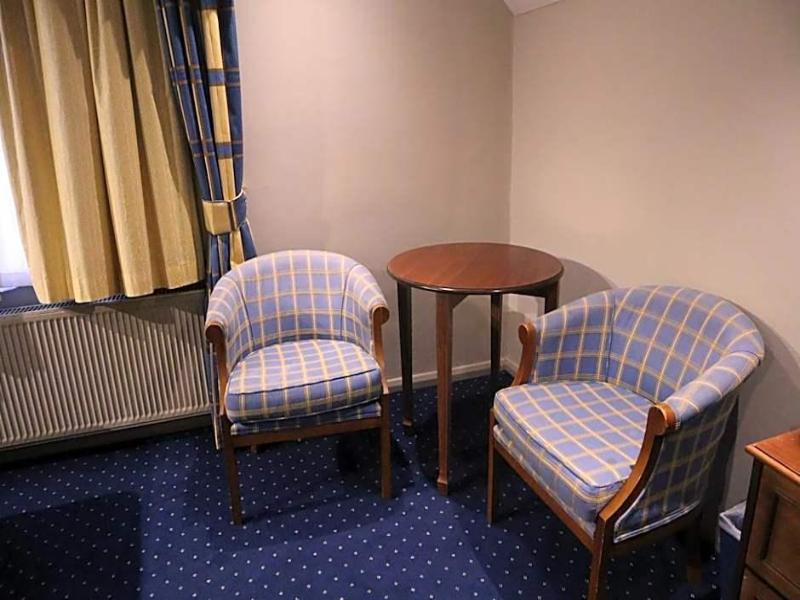 George Hotel - Genel