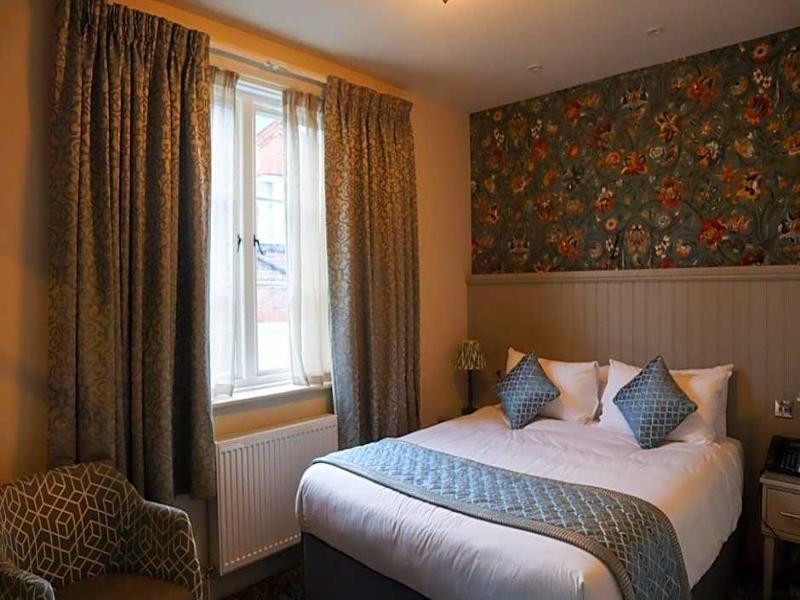 George Hotel - Oda