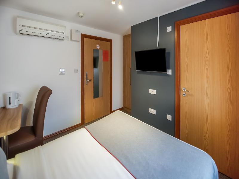 Arinza Hotel, London Ilford - Oda