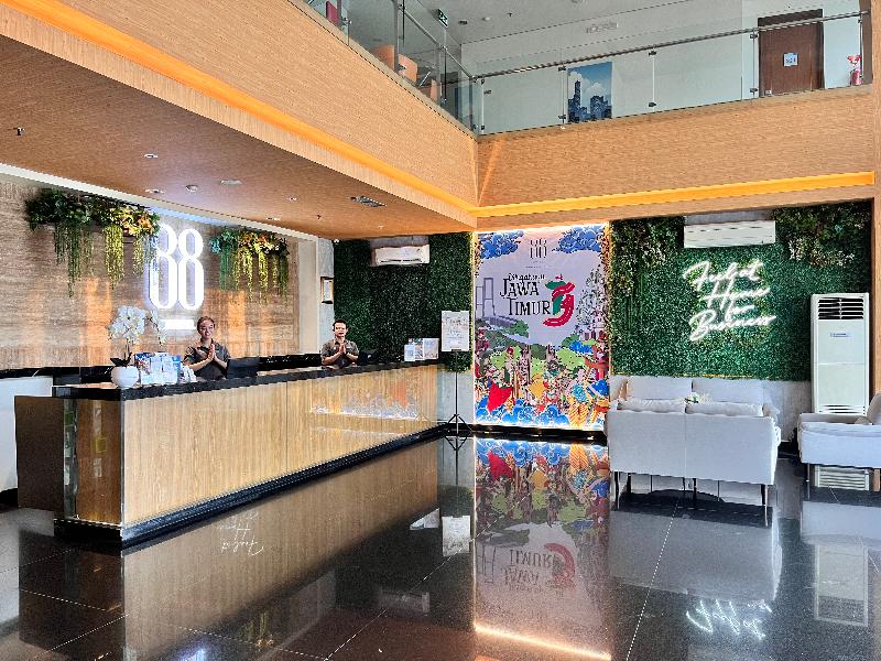 Hotel 88 Embong Malang - Lobi