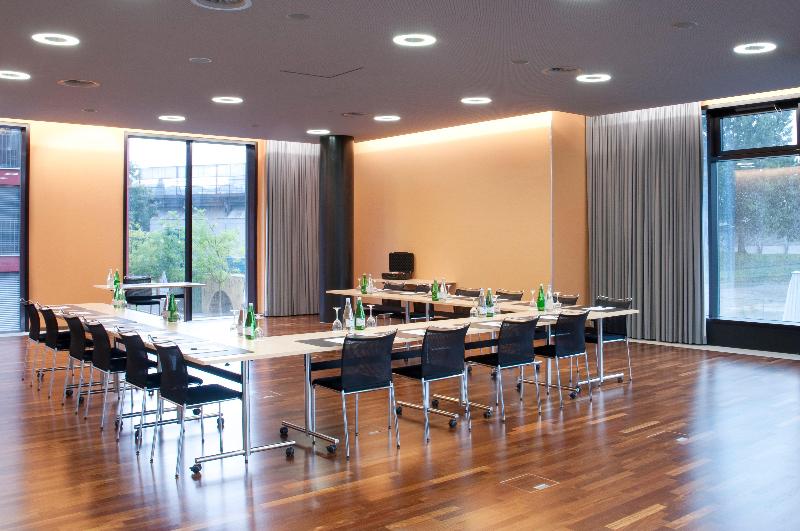 Holiday Inn Zurich Messe - Toplantı