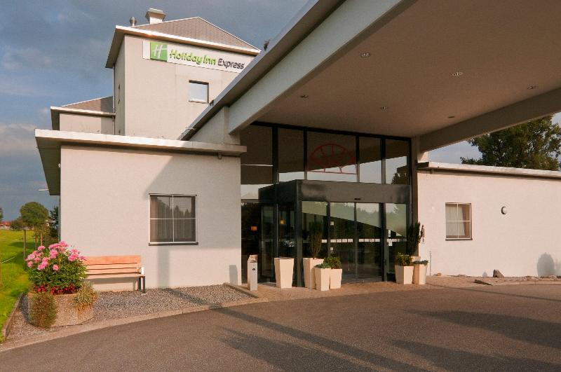 Holiday Inn Express Luzern-Neuenkirch - Genel