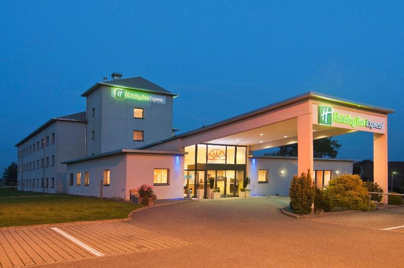 Holiday Inn Express Luzern-Neuenkirch - Genel