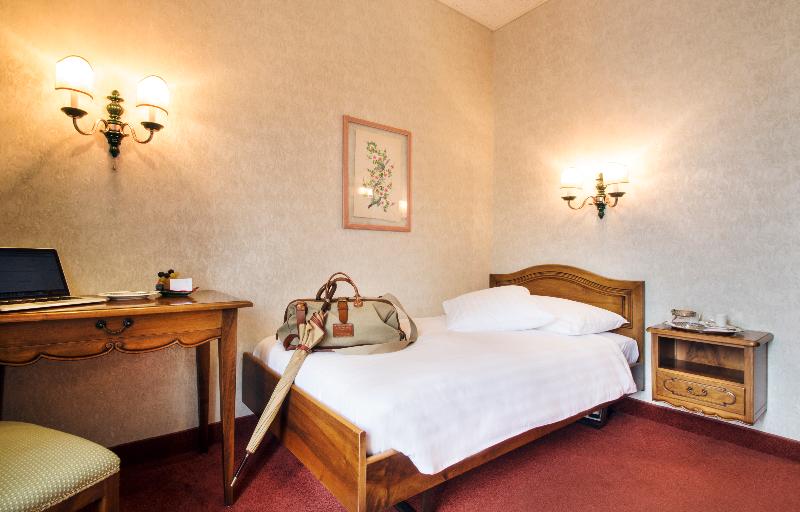 International Au Lac Historic Lakeside Hotel - Oda