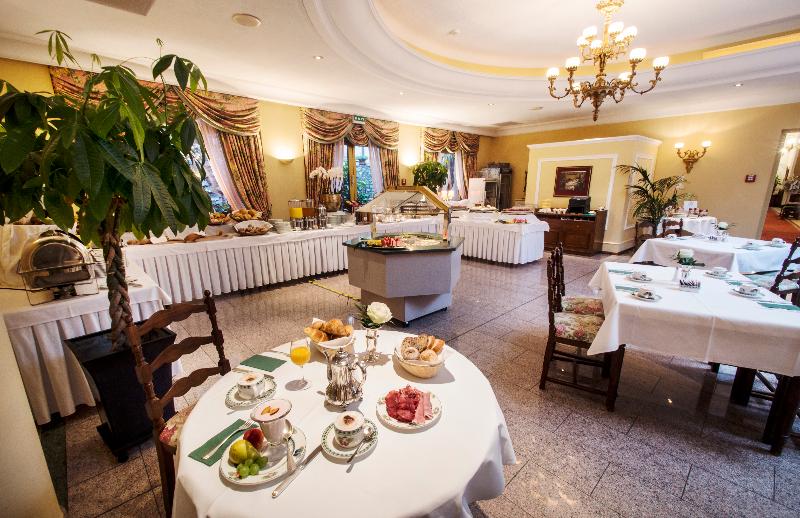 International Au Lac Historic Lakeside Hotel - Restoran