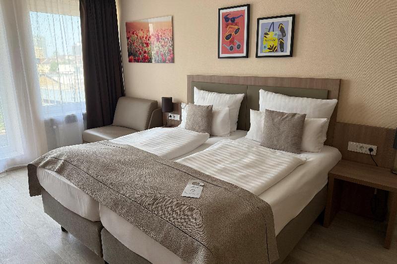 Garner Hotel Dusseldorf - Main Station - Oda