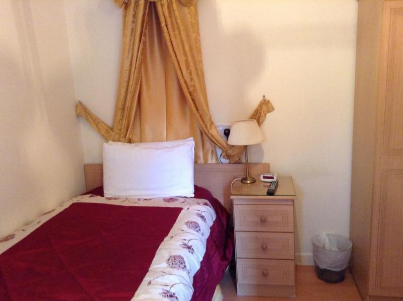 Acorn Guest House B&B - Genel