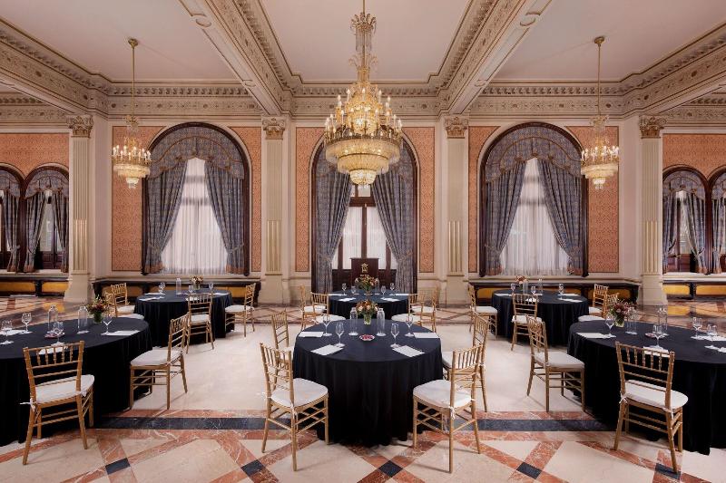Alfonso XIII - Toplantı