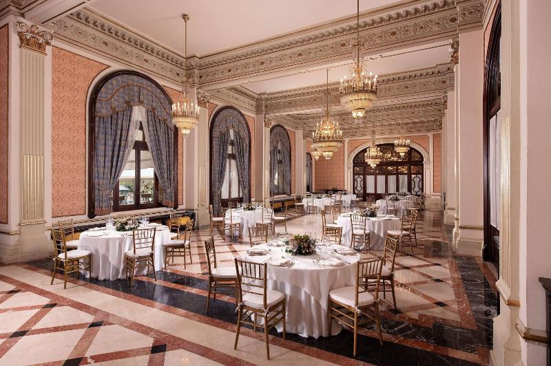 Alfonso XIII - Toplantı