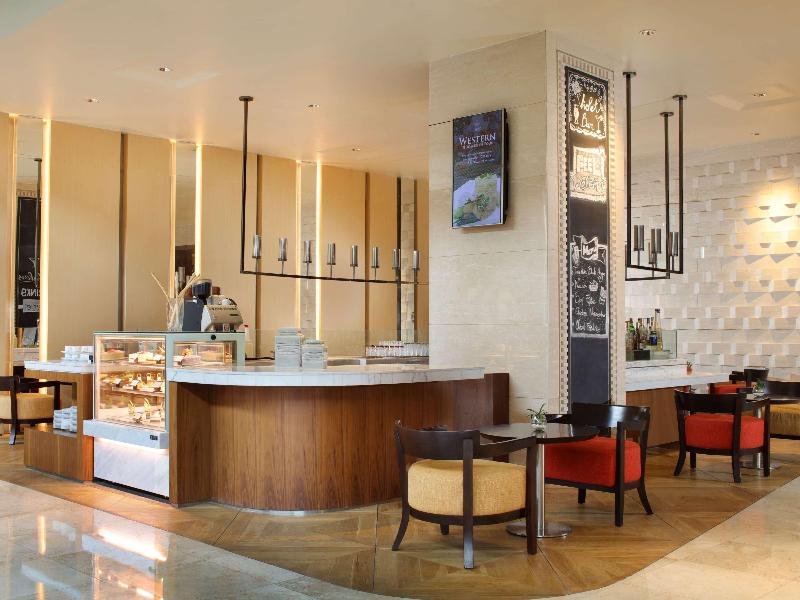 Grand Mercure Maha Cipta Medan - Bar
