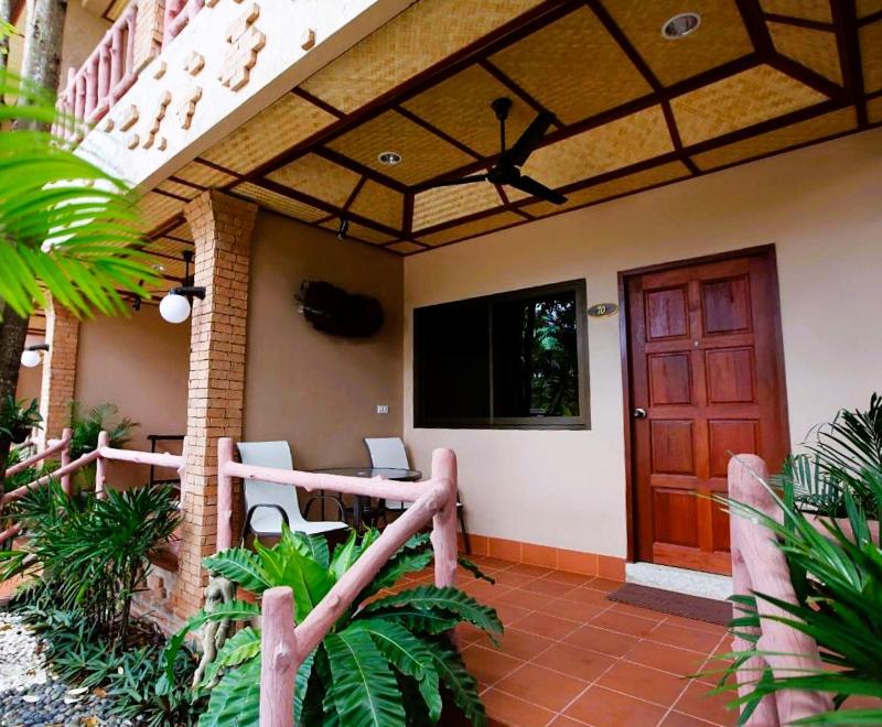 Friendship Beach Resort and Atmanjai Wellness Spa - Teras