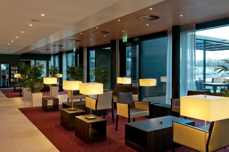 Holiday Inn Express Zurich Airport - Genel