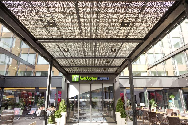 Holiday Inn Express Zurich Airport - Genel