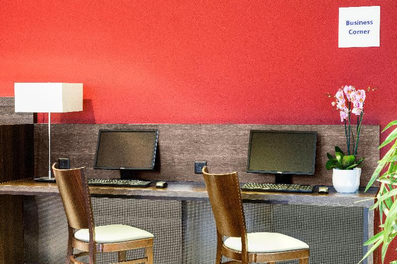 Holiday Inn Express Zurich Airport - Genel