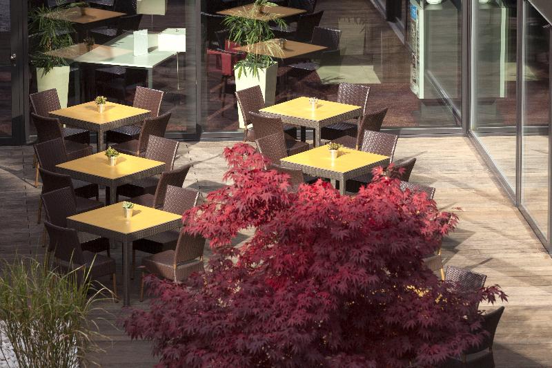 Holiday Inn Express Zurich Airport - Genel