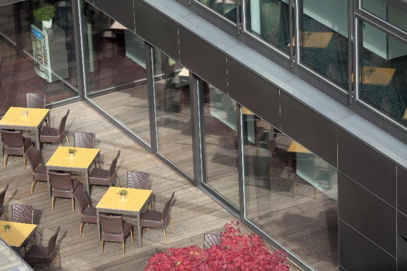 Holiday Inn Express Zurich Airport - Genel