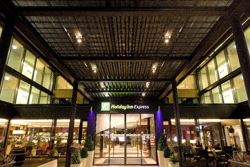 Holiday Inn Express Zurich Airport - Genel