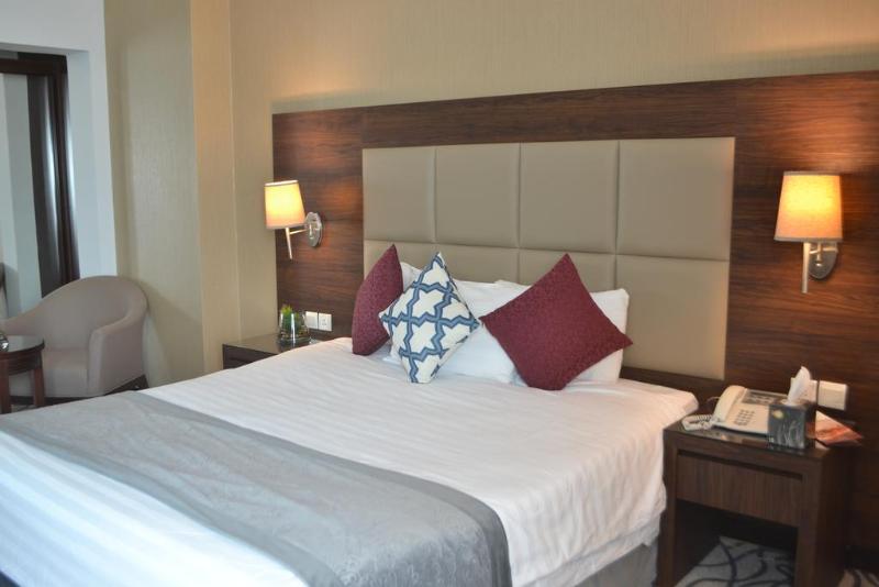 Golden Tulip Al Khobar Hotel - Oda