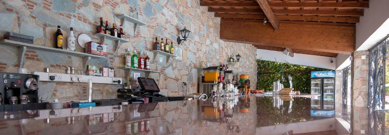 Rodon Hotel And Resort - Bar